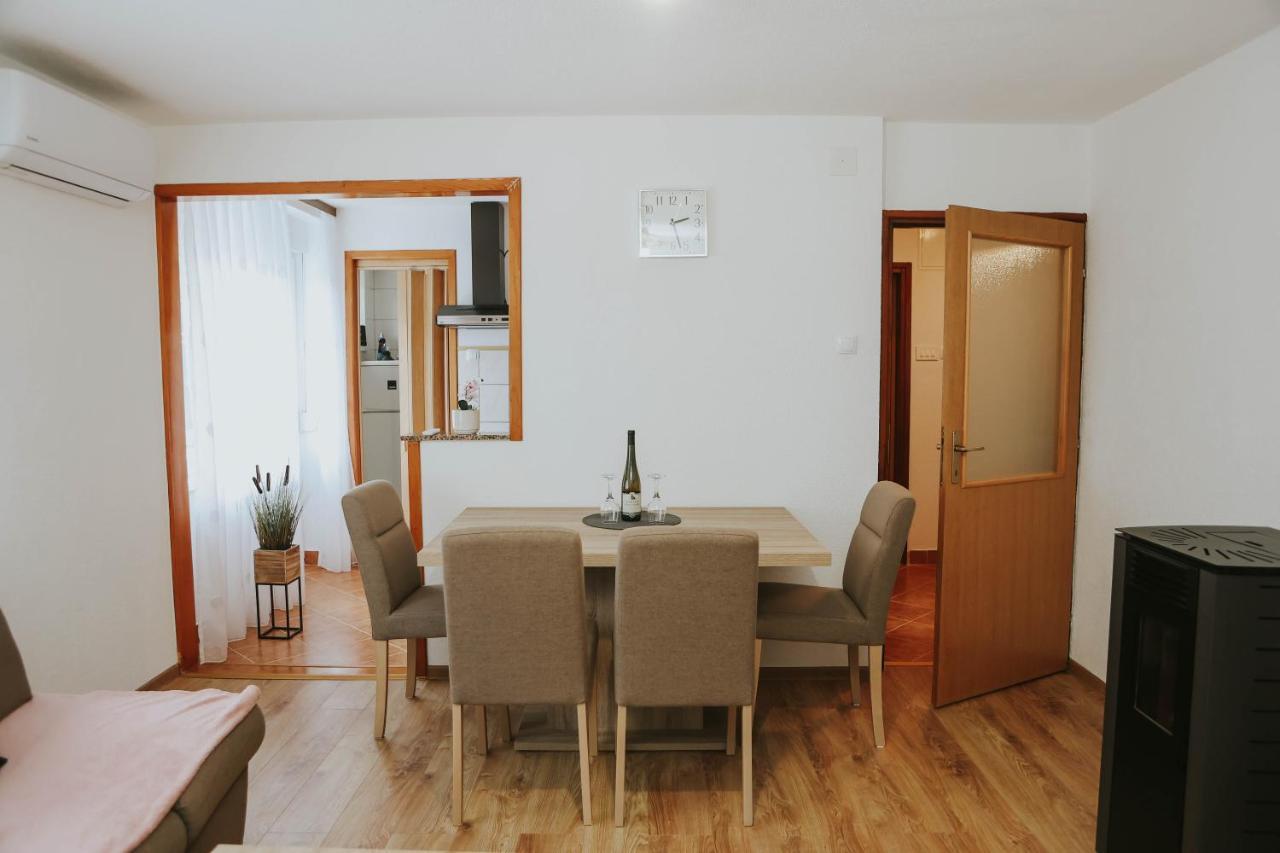 I&T Apartman Gospić Exteriör bild