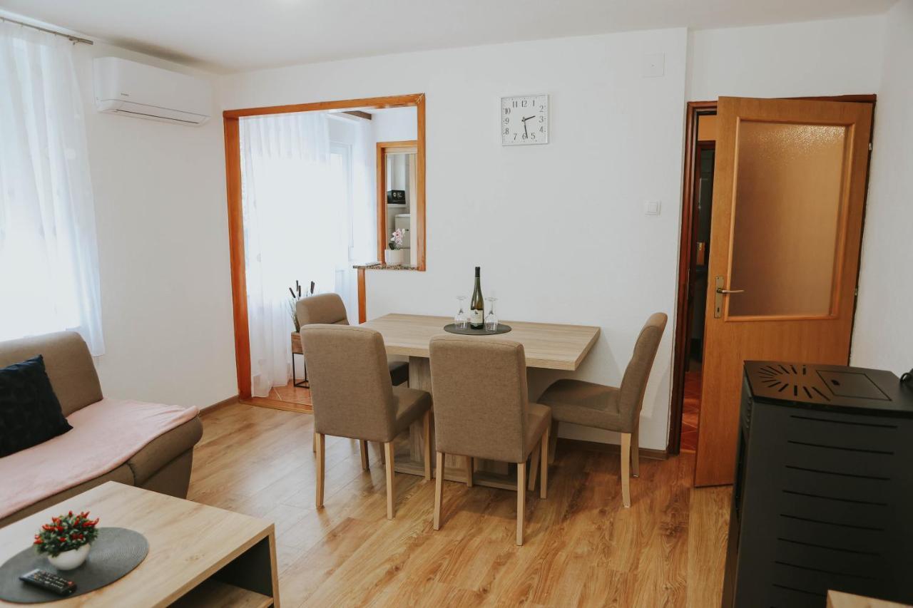 I&T Apartman Gospić Exteriör bild