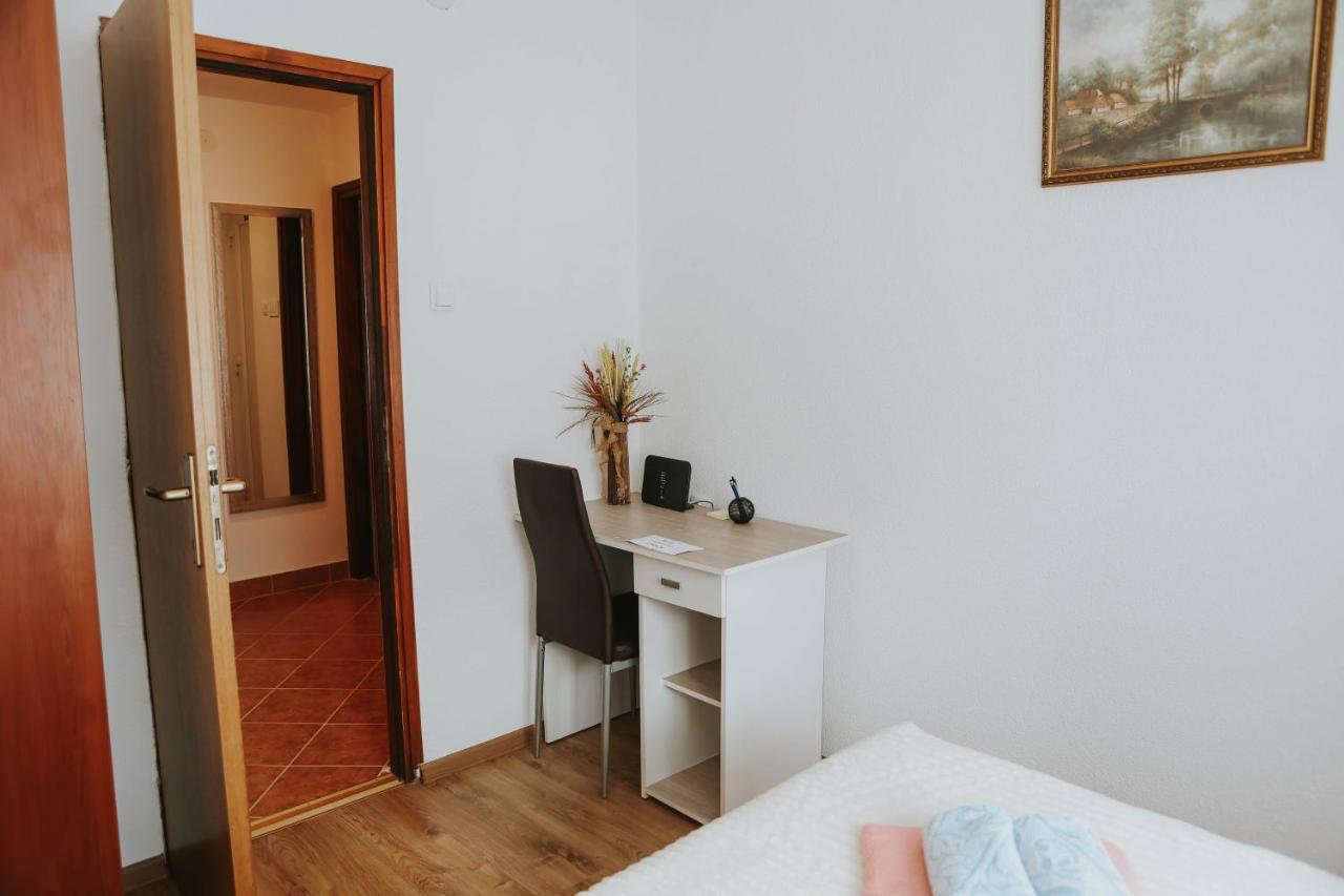 I&T Apartman Gospić Exteriör bild