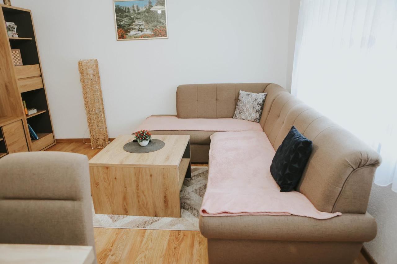 I&T Apartman Gospić Exteriör bild